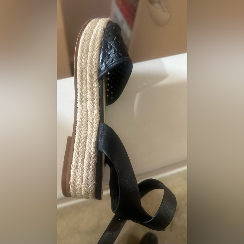 Women’s‎ Vince Camuto Kovya Black Espadrille Platform Sandals. Size is 6.5. - Picture 7 of 8